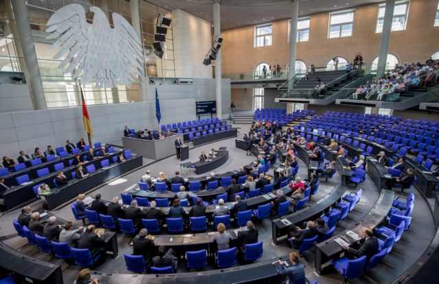 Στη γερμανική Βουλή το αίτημα για την αποδέσμευση της δόσης για την Ελλάδα