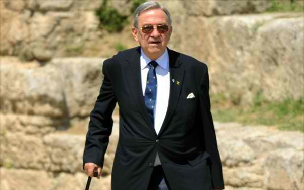 Γλύξμπουργκ: «Δεν είμαι τέως ή πρώην αλλά ο Βασιλεύς Κωνσταντίνος, τελεία και παύλα»