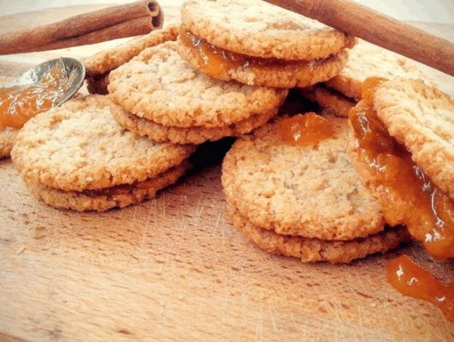 Μπισκότα βρώμης με μέλι και ταχίνι από την Eva-in-tasteland