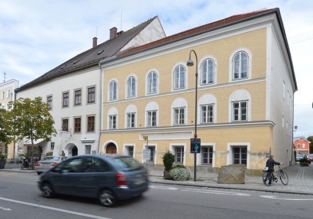 Αυστρία: Θέλουν να κατεδαφίσουν το σπίτι του Χίτλερ για να μην γίνει τόπος προσκυνήματος | tanea.gr
