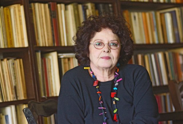 Ποτέ μη μιλάς στο αφτί της αλεπούς