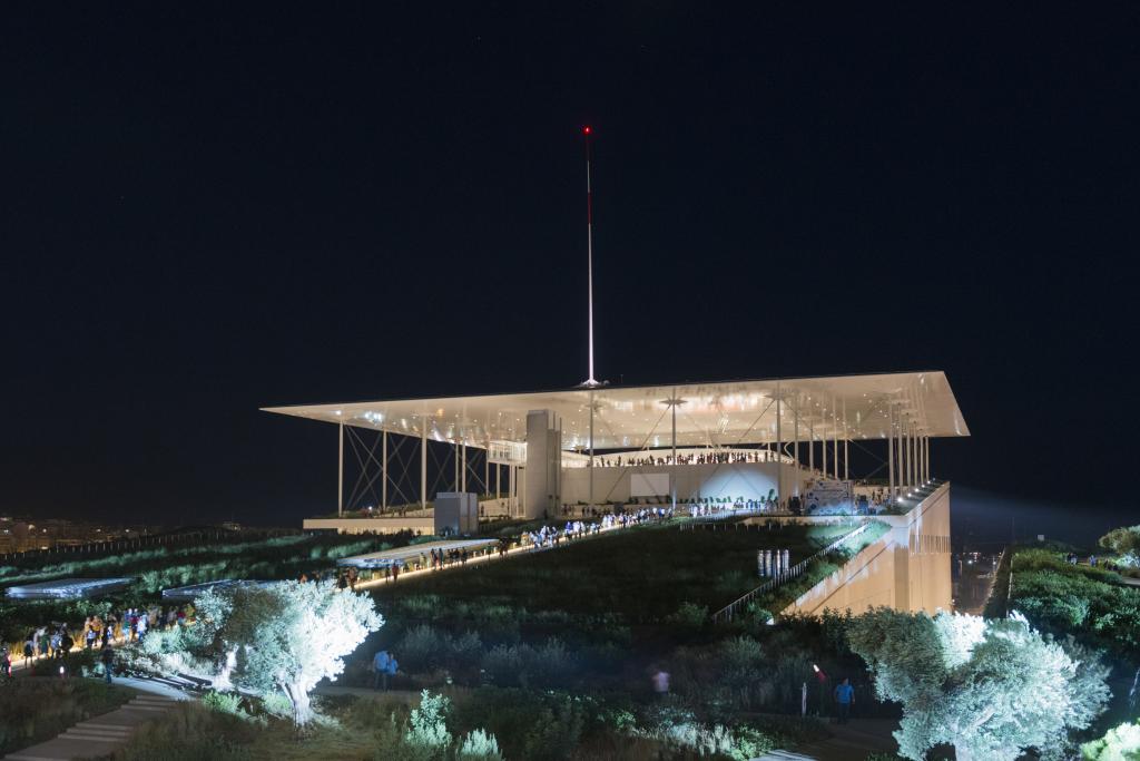 Ο «Φάρος» του Κέντρου Πολιτισμού Ιδρυμα Σταύρος Νιάρχος ακτινοβολεί τη νέα εποχή της Αθήνας