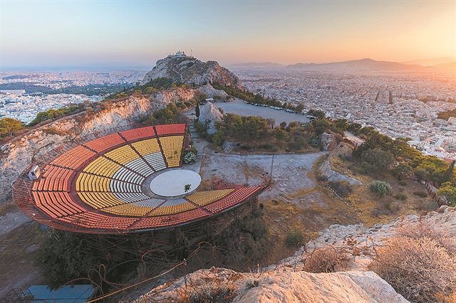 Ξαναζωντανεύει το θέατρο Λυκαβηττού