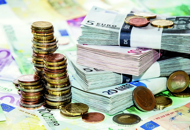 Οι τέσσερις κατηγορίες που θα πληρώσουν φέτος λιγότερο φόρο