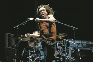 Η Πλατεία Νερού υποδέχεται το one man show του Ιγκι Ποπ