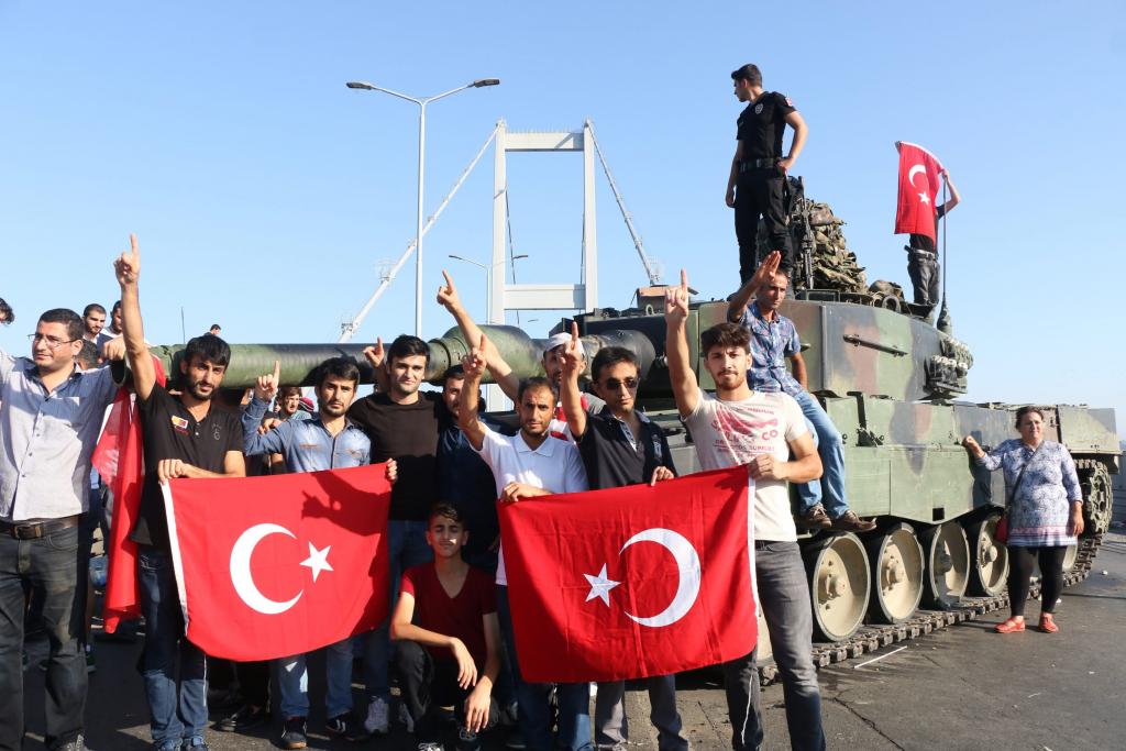 Απετράπη το πραξικόπημα στην Τουρκία – Τουλάχιστον 160 νεκροί