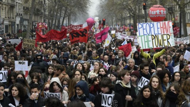 Γαλλία: Εγκρίθηκε οριστικά ο αμφιλεγόμενος νόμος για τα εργασιακά