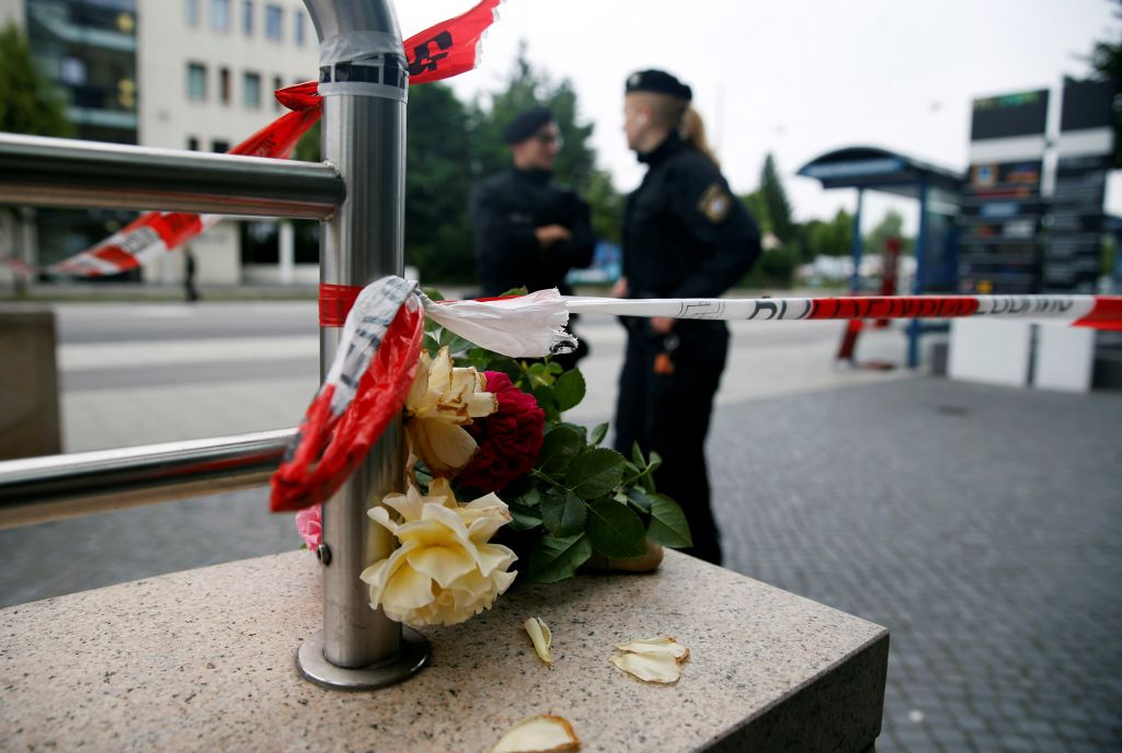 Τρόμος στο Μόναχο: 18χρονος Ιρανογερμανός ο δράστης – 10 οι νεκροί