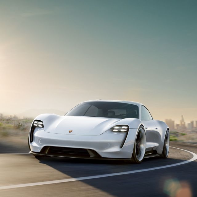 Προσλήψεις από την Porsche για παραγωγή ηλεκτρικών αυτοκινήτων