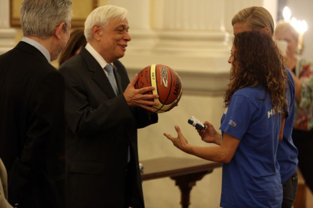 Στον Πρόεδρο της Δημοκρατίας οι πρωταθλήτριες Ευρώπης στο μπάσκετ κωφών γυναικών