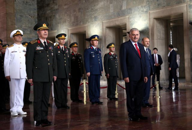 Τουρκία: Παραμένει στη θέση του ο αρχηγός των ενόπλων δυνάμεων
