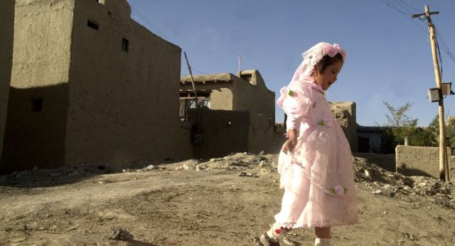 Αφγανιστάν: Μουλάς απήγαγε και παντρεύτηκε κοριτσάκι έξι χρονών