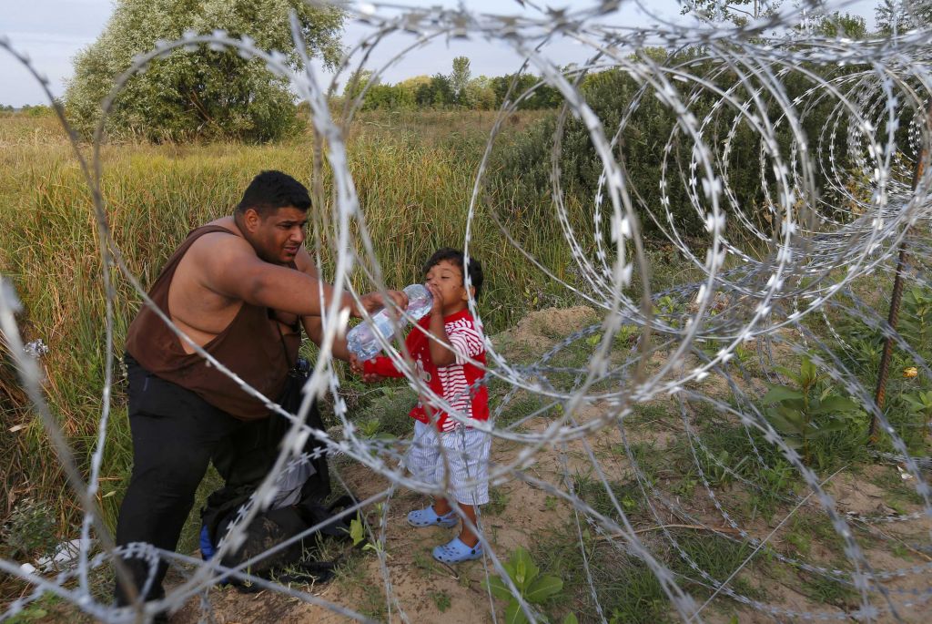 Η Ουγγαρία σχεδιάζει να υψώσει και δεύτερο φράκτη στα σύνορα με Σερβία