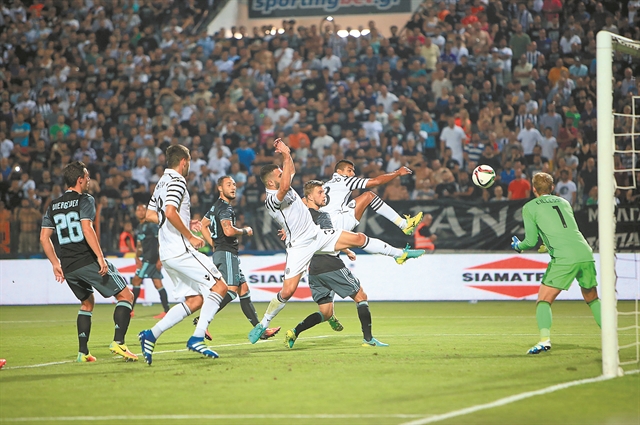 Δεν χάνει το χιούμορ του