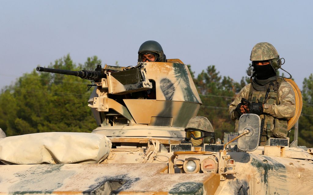 Τρεις Τούρκοι στρατιώτες τραυματίστηκαν από πυρά σε άρμα μάχης