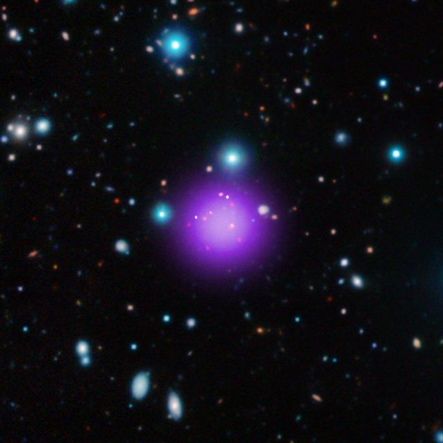 Ανακάλυψαν ένα γαλαξιακό σμήνος σε απόσταση-ρεκόρ 11,1 δισ. ετών φωτός