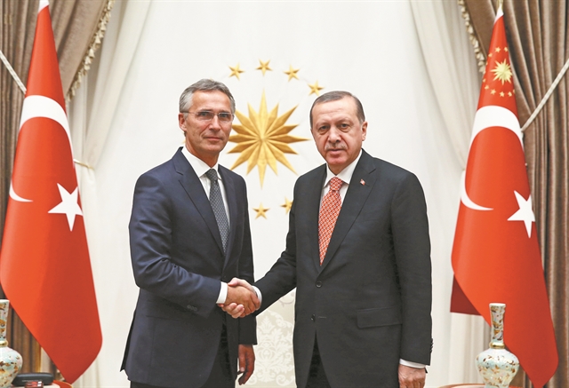 Οι κότες του ΝΑΤΟ