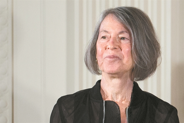 «Το κενό του ουρανού καθρεφτίζεται στη γη»