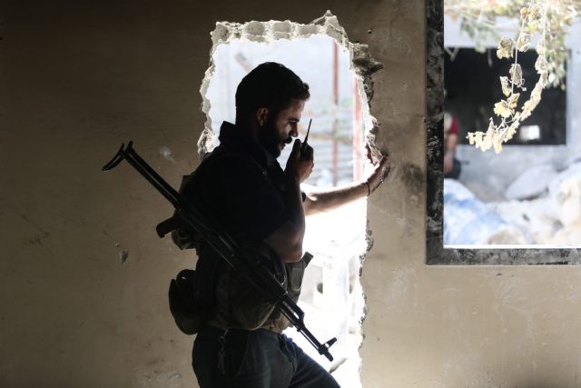 Βόμβες με χλώριο κατηγορείται ότι έριξε στο Χαλέπι ο κυβερνητικός στρατός