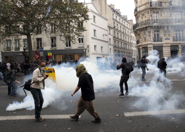 Γαλλία: Τραυματισμοί στη διαδήλωση κατά της εργασιακής μεταρρύθμισης