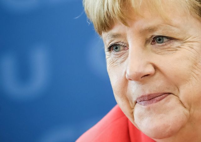 Δημοσκόπηση: Οι Γερμανοί δεν εμπιστεύονται πια τη Μέρκελ