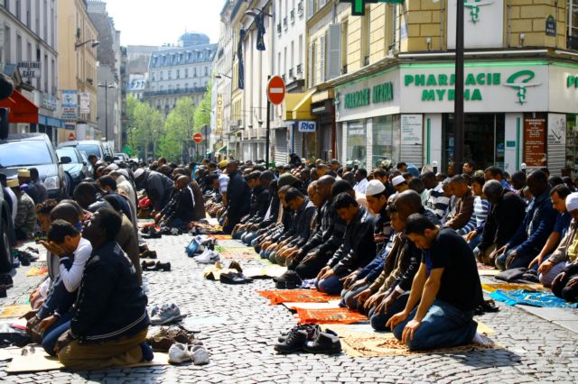 Γαλλία: Το 30% των μουσουλμάνων θεωρεί πιο σημαντική τη Σαρία από τους νόμους