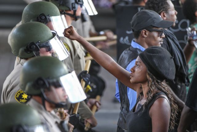 Διαδήλωση στην Καλιφόρνια μετά τον θάνατο Αφροαμερικανού από την αστυνομία