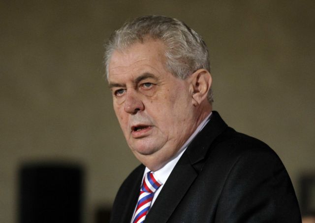 Ζέμαν: Σε ακατοίκητα ελληνικά νησιά οι πρόσφυγες ως αντάλλαγμα για το χρέος