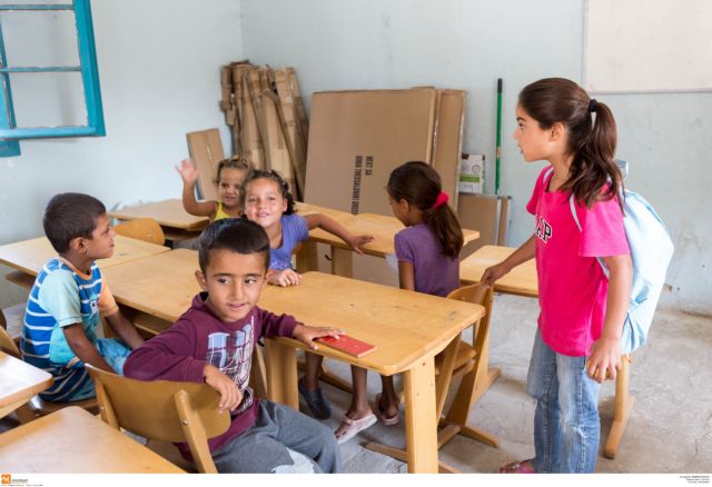 Φίλης: Μετά τις 2 το μεσημέρι θα κάνουν μάθημα στα σχολεία τα προσφυγόπουλα