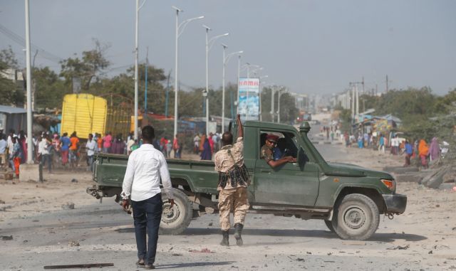 Τουλάχιστον τρεις νεκροί από επίθεση με εκρηκτικά σε εστιατόριο στο Μογκαντίσου