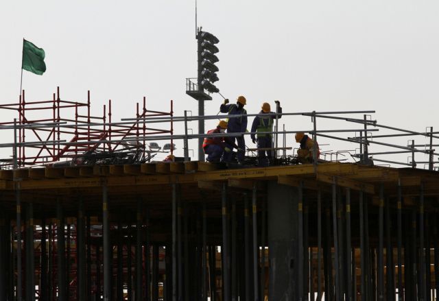 Ενας ακόμη νεκρός εργάτης στα κάτεργα του Κατάρ για το Μουντιάλ 2022