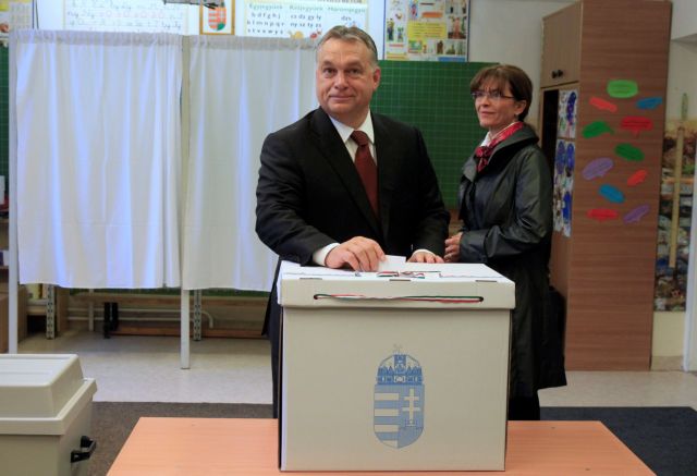 Ουγγαρία: Ο Ορμπαν θριαμβολογεί για… άκυρο δημοψήφισμα