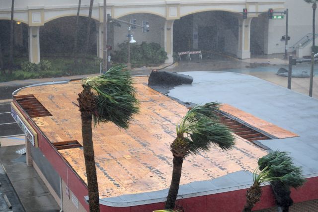 Φλόριντα: Εκατοντάδες χιλιάδες νοικοκυριά χωρίς ρεύμα από τον τυφώνα Μάθιου