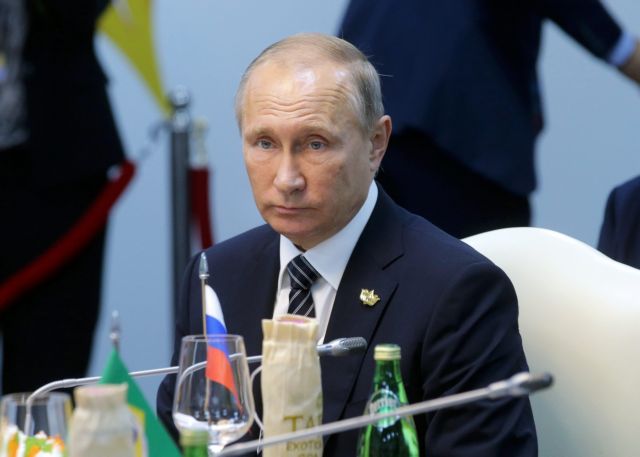 Ο Πούτιν αποφεύγει την αντιπαράθεση με την Ουάσιγκτον για τις υποκλοπές