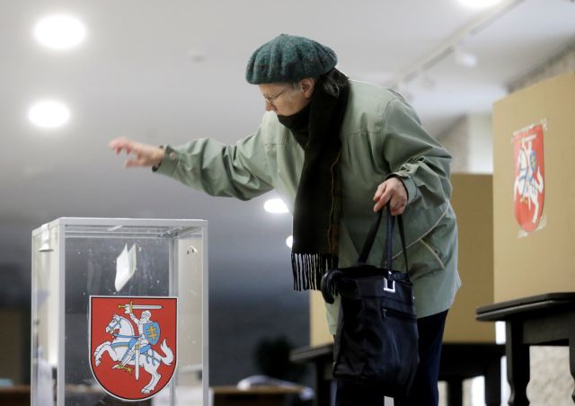 Από το… πουθενά κεντρώο κόμμα κερδίζει τις εκλογές στη Λιθουανία