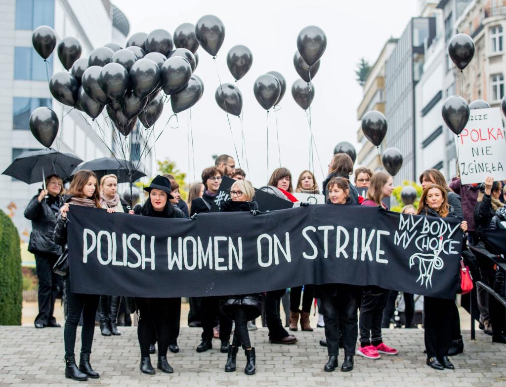 «Ανεχθήκαμε αρκετά!» είπαν πάλι οι γυναίκες στην Πολωνία για τις αμβλώσεις