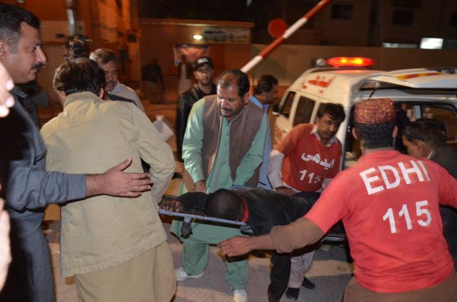 Πακιστάν: Νύχτα κόλασης με δεκάδες νεκρούς από έφοδο σε αστυνομική σχολή