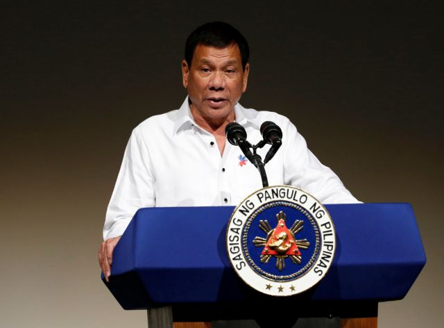 «Διορθώνει» ο πρόεδρος των Φιλιππίνων τα περί διαζυγίου με τις ΗΠΑ
