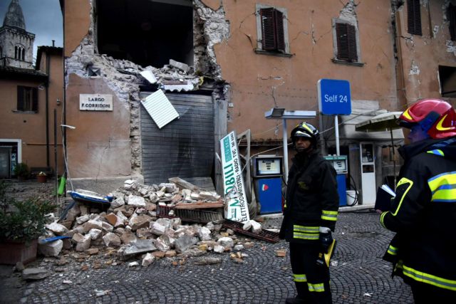 Ισχυροί σεισμοί συγκλονίζουν την κεντρική Ιταλία – ένας νεκρός από ανακοπή
