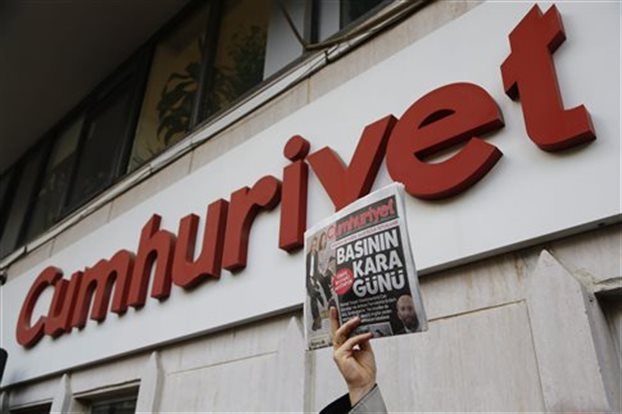 Συλλήψεις στελεχών της τουρκικής εφημερίδας Cumhuriyet