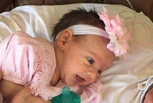 Ενα κοριτσάκι γεννήθηκε δύο φορές για να καταφέρει να ζήσει!