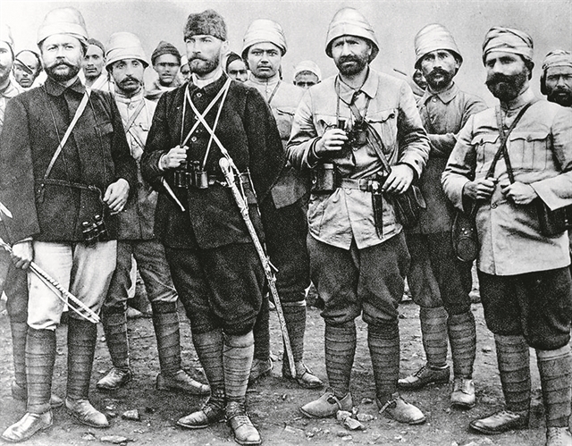 Θεριεύουν τα παιχνίδια στη σκακιέρα της Λιβύης