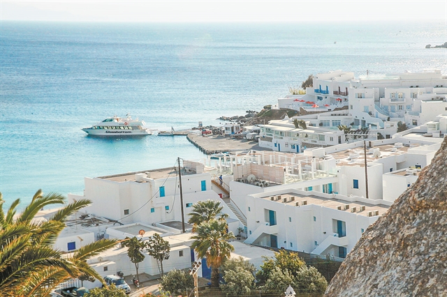 Οι βίλες της φοροδιαφυγής στη Μύκονο