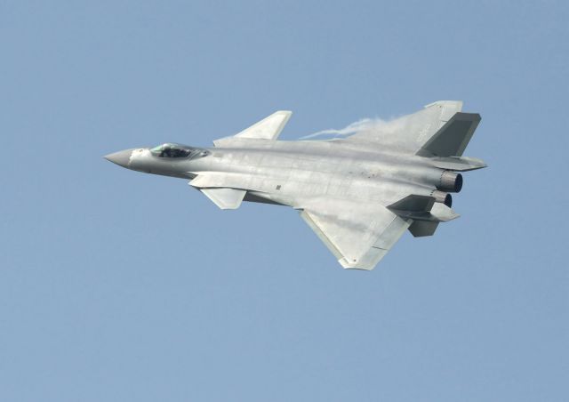 Η Κίνα παρουσίασε για πρώτη φορά μαχητικά αεροσκάφη stealth