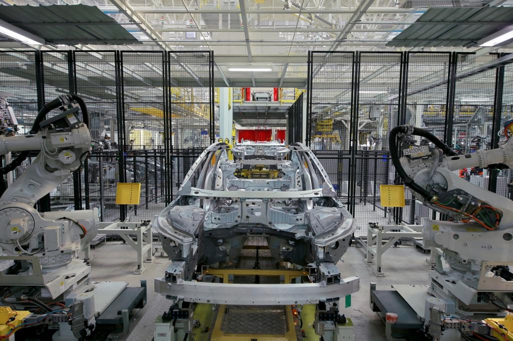 Volvo Cars: Νέα στρατηγική στα εργοστάσια της