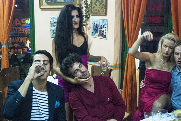 Η Κίρκη Καραλή μιλάει για την παράσταση «Αυτή η νύχτα μένει»