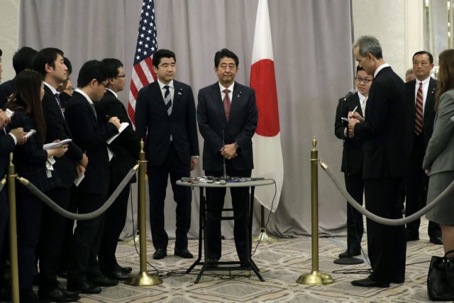 Με τον ιάπωνα πρωθυπουργό συναντήθηκε ο Τραμπ στη Νέα Υόρκη | tanea.gr