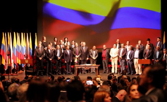 Κολομβία: Υπεγράφη η αναθεωρημένη συμφωνία ειρήνης με τους FARC