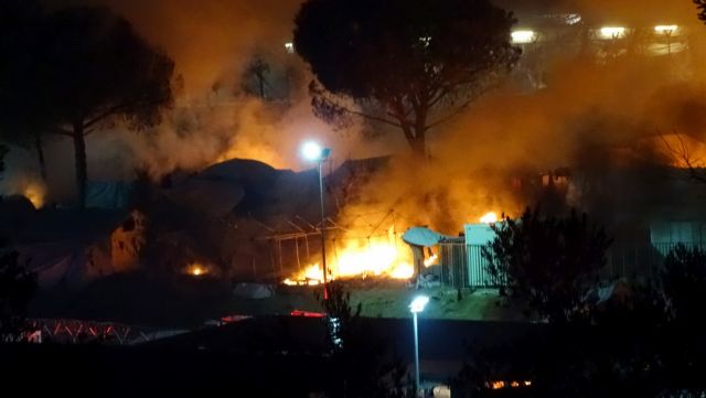 Νύχτα τρόμου στο κέντρο φιλοξενίας της Μόριας – Εκρηξη με δύο νεκρούς