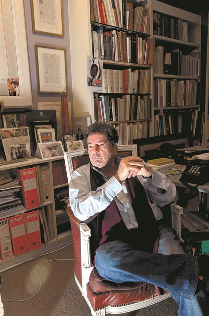 Ο επίμονος ιστορικός των βιβλιοθηκών